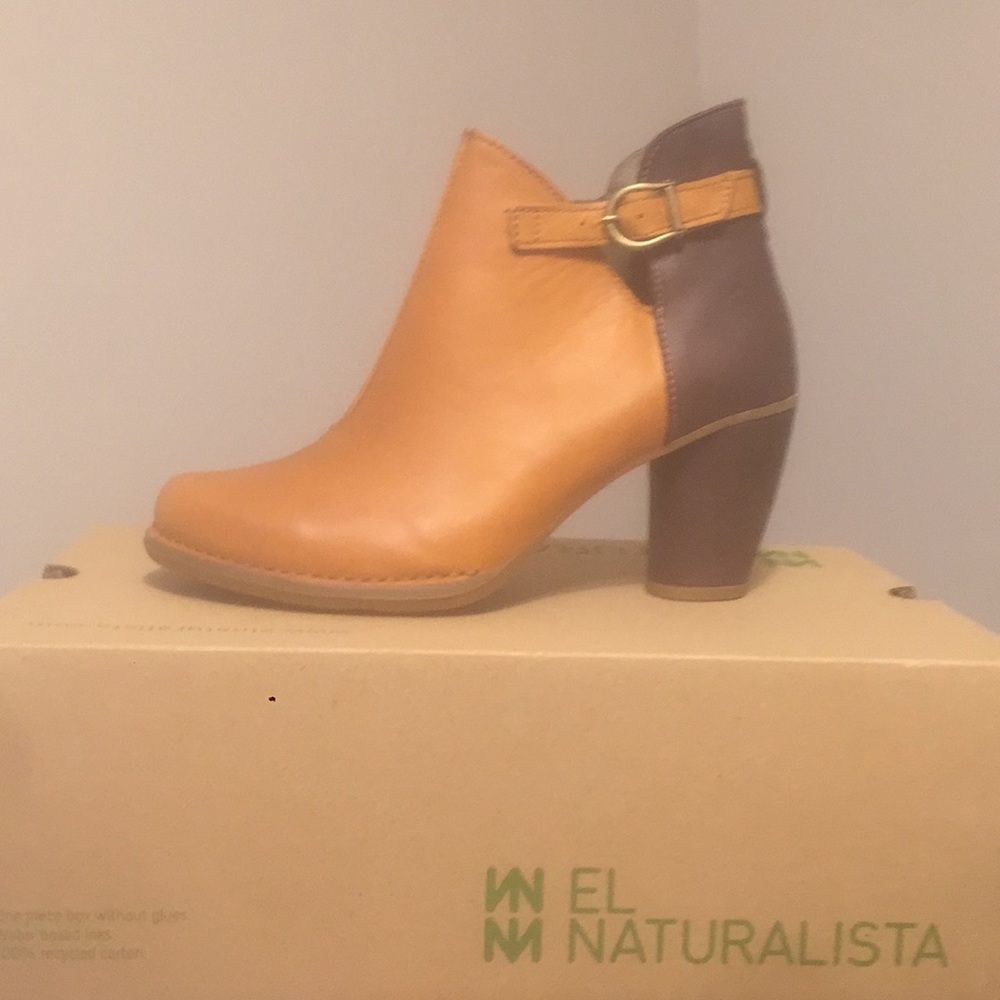El Naturalista carrot/brown heeled leather booties